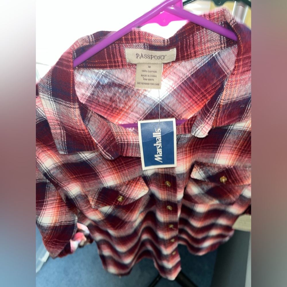 Women’s Passport Flannel - size Medium- **NEVER WORN** - Picture 5 of 5